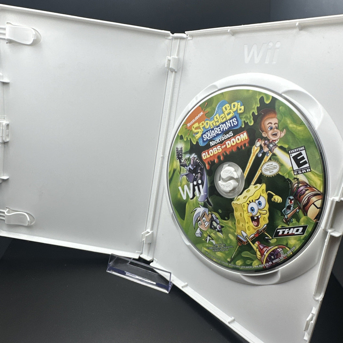 SpongeBob SquarePants Featuring Nicktoons: Globs of Doom (Nintendo Wii, 2008)