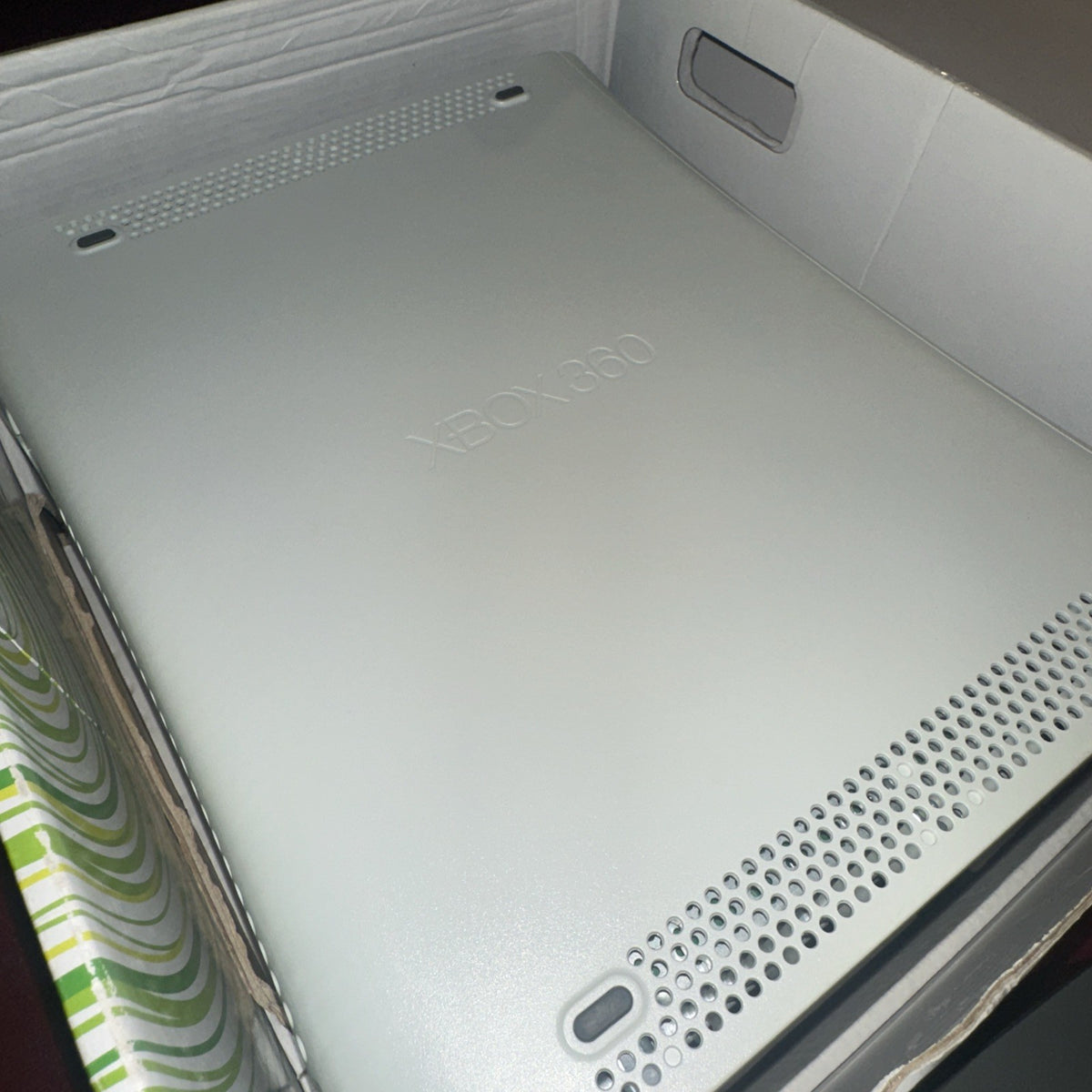 Microsoft Xbox 360 Pro Launch Edition 60GB White Console