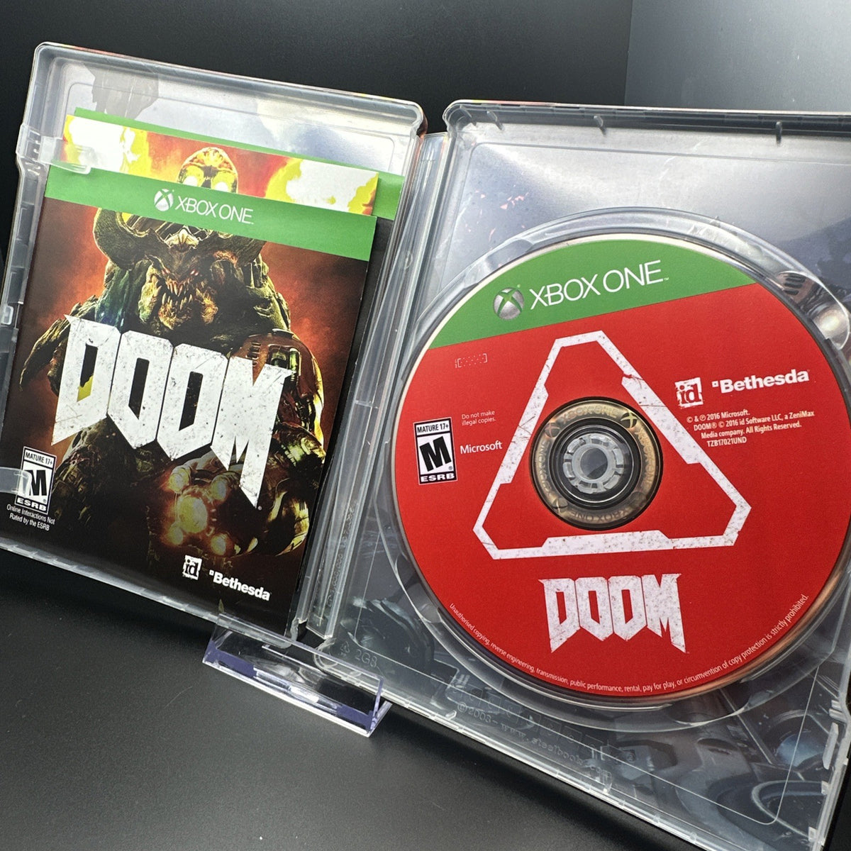 Doom: Collector's Edition (Microsoft Xbox One, 2016)