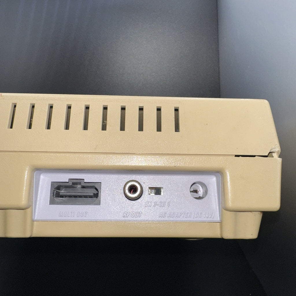DEFECTIVE - Nintendo SNES Home Console - Gray